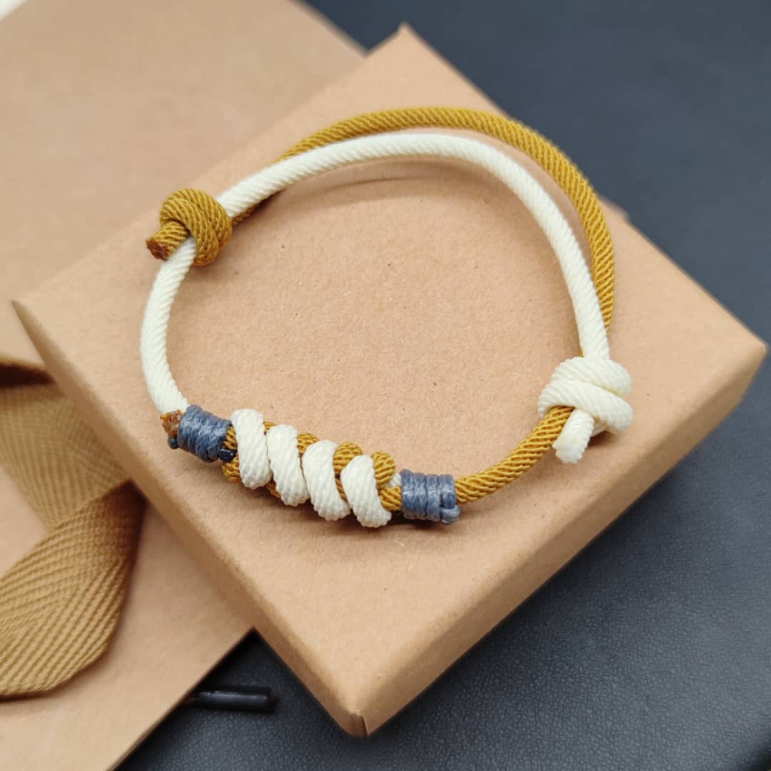 Divers bracelets