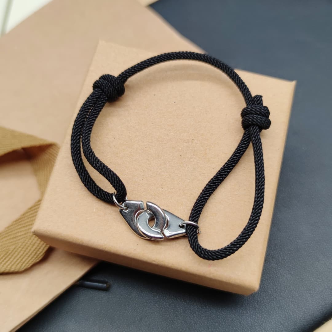 Divers bracelets