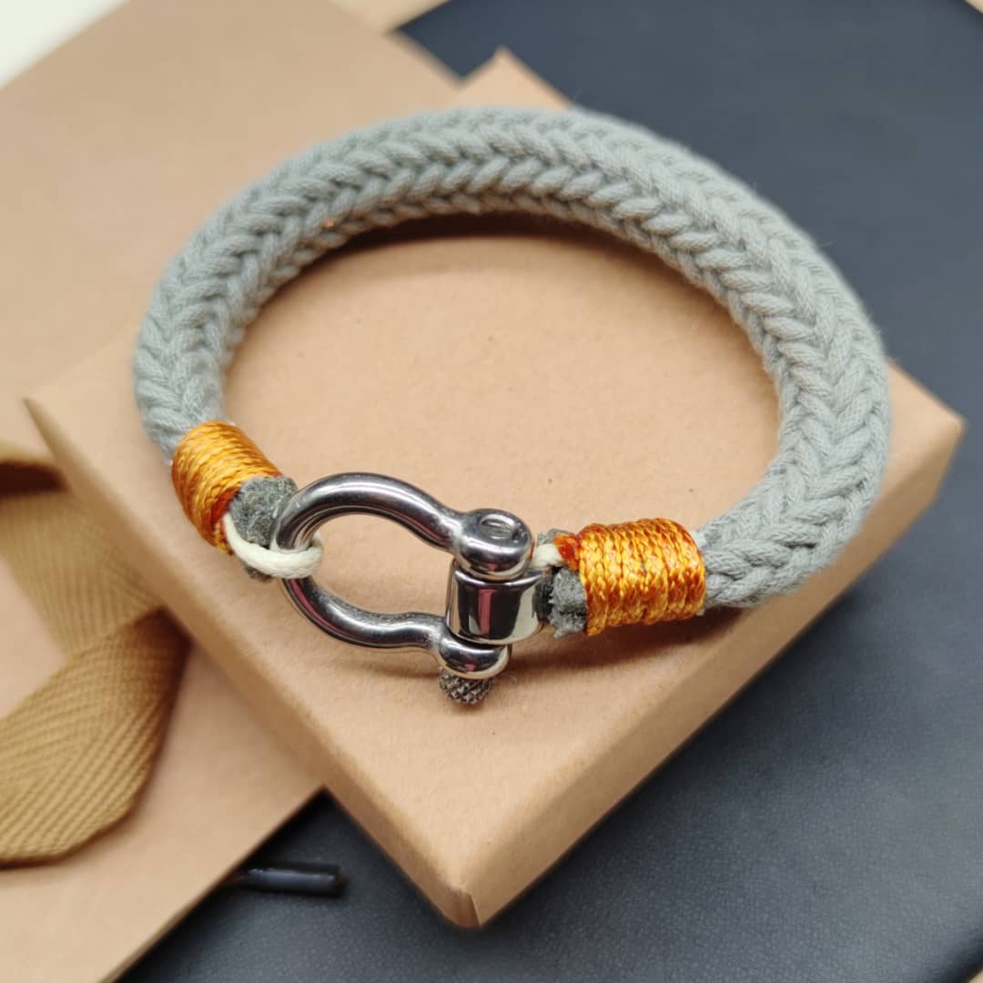 Divers bracelets
